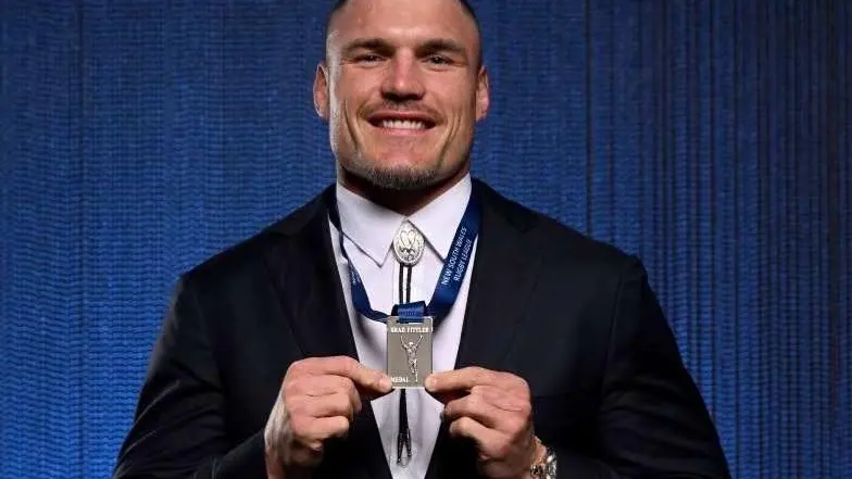 Angus Crichton scores the Brad Fittler Medal