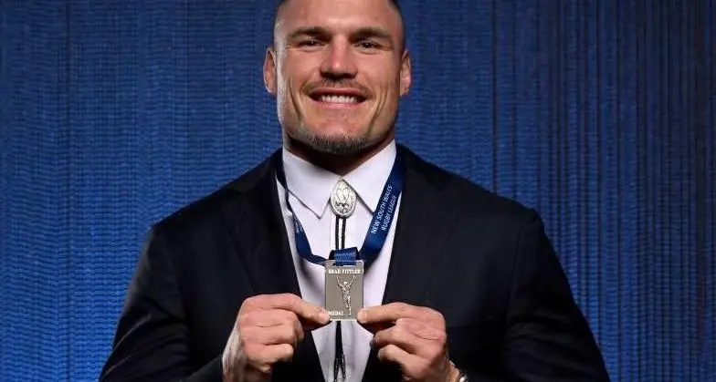 Angus Crichton scores the Brad Fittler Medal