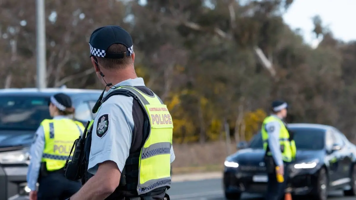 Driver dies near Galong