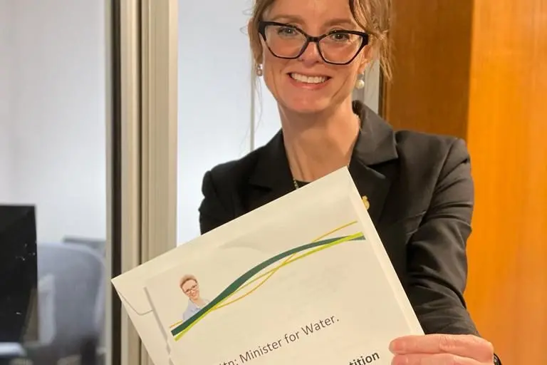 Local Member, Steph Cooke, with the Boorowa Water Petition which she has now delivered to Water Minister, Rose Jackson, on behalf of the Boorowa community.