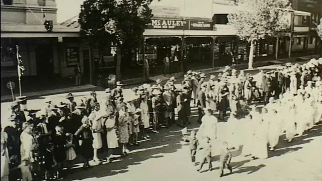 Locals pause to pay their respects this Remembrance Day