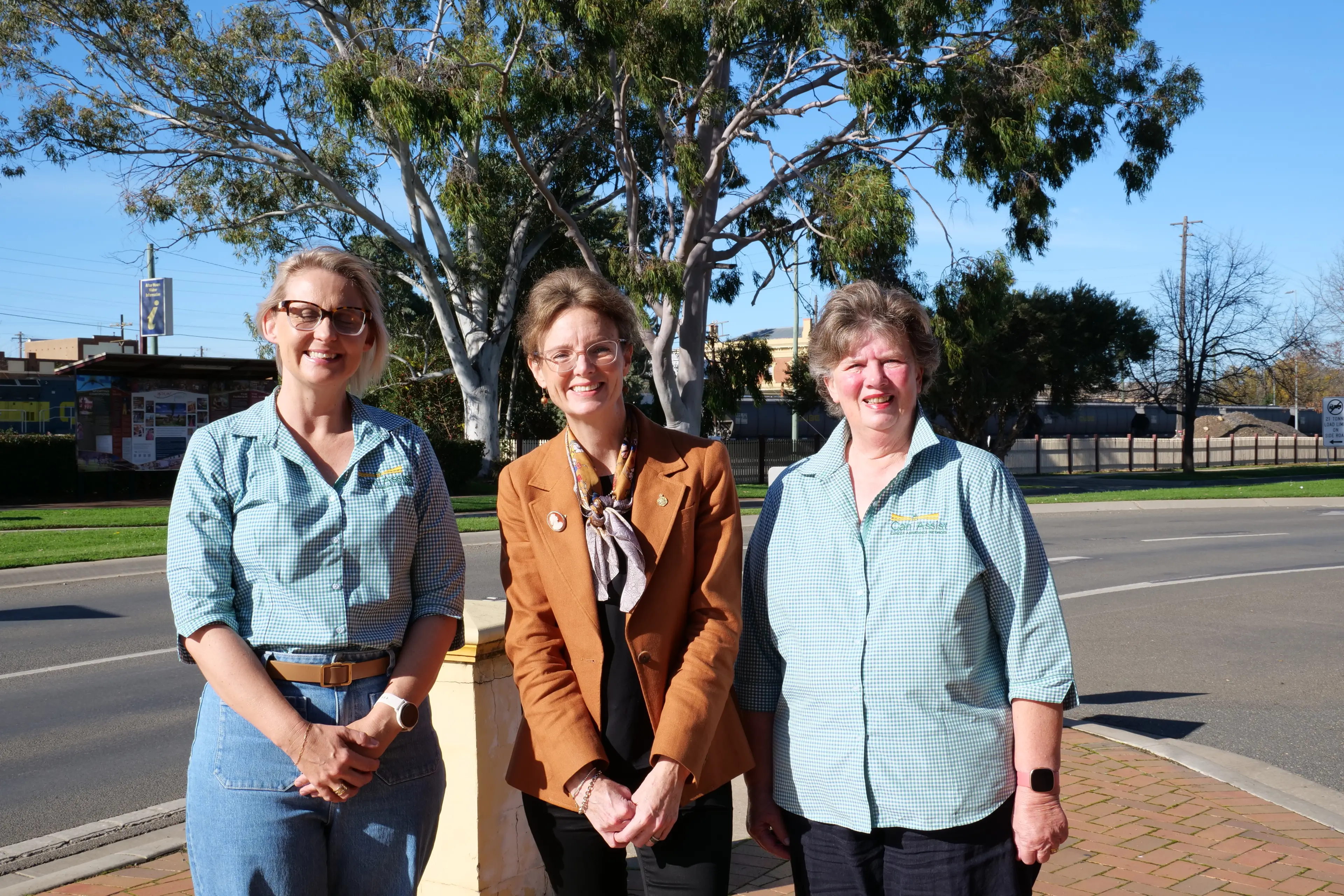 <p>Alicia White, Steph Cooke MP and Fiona Rynehart.</p>\\n