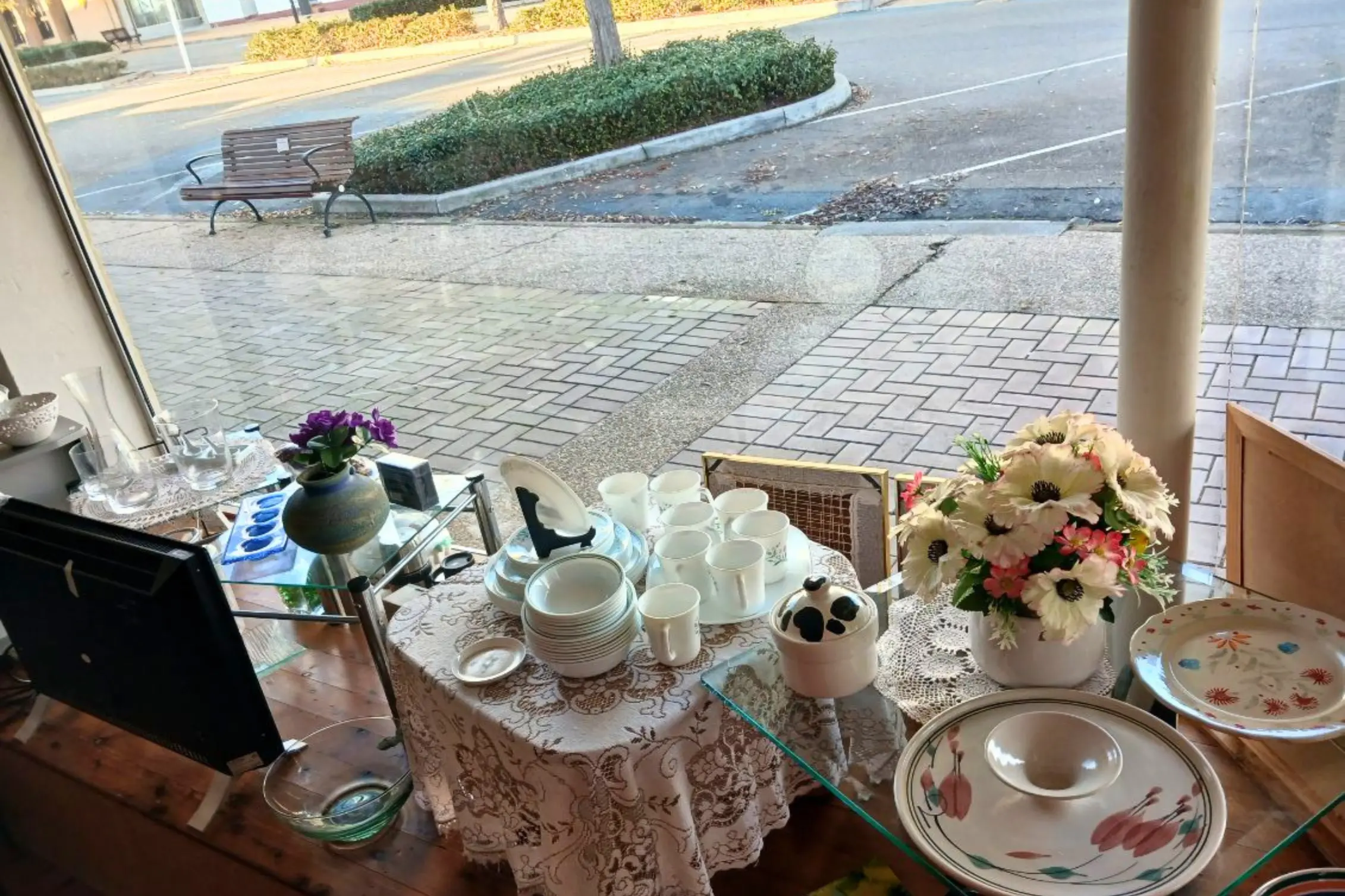 <p>The Op Shop Hop tour aims to introduce new visitors to Harden and Boorowa and encourage them to return.</p>\\n