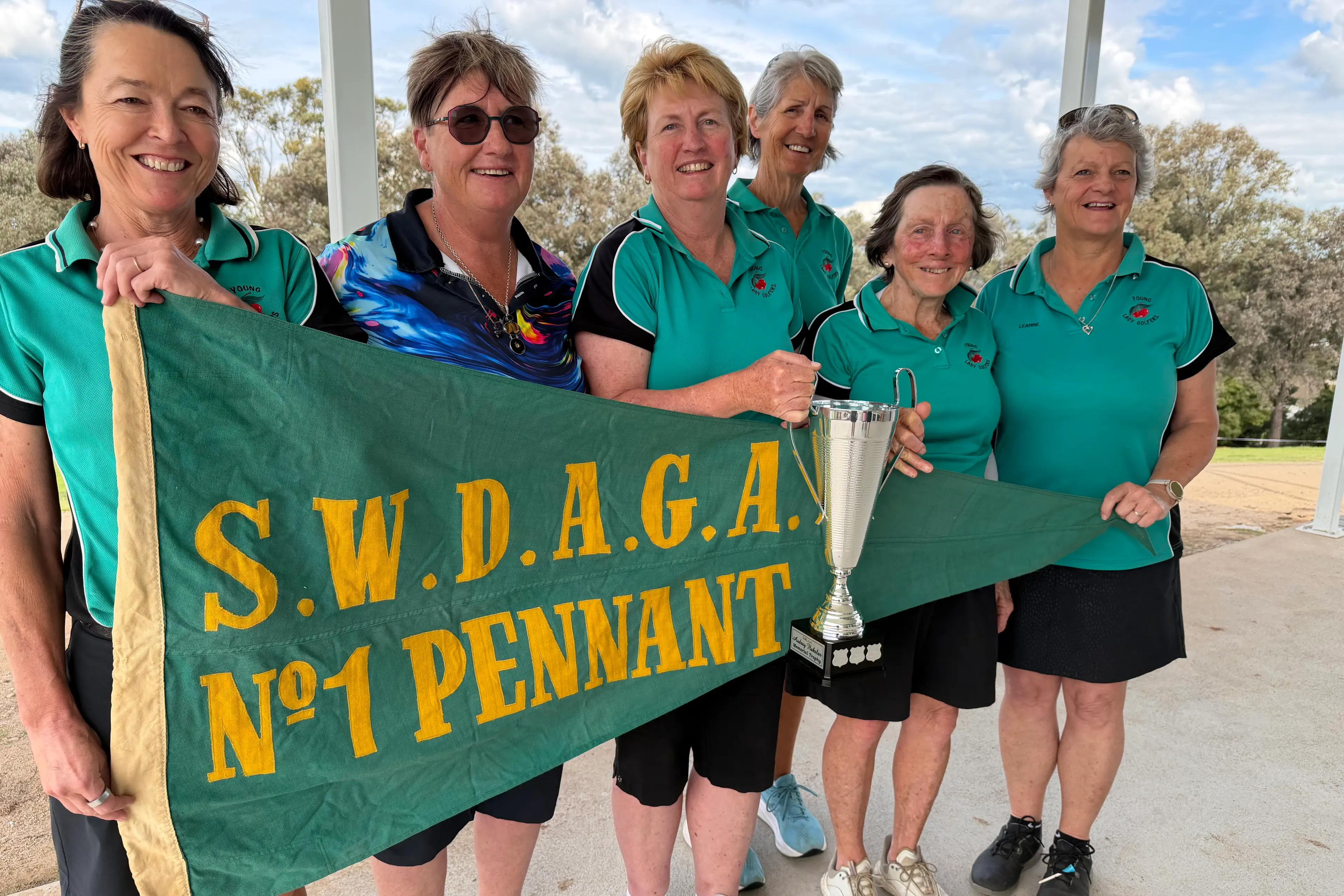 <p>Justine, Libby, Liz, Cathy, Estelle and Leanne after their home course win. PHOTO: Supplied</p>\\n