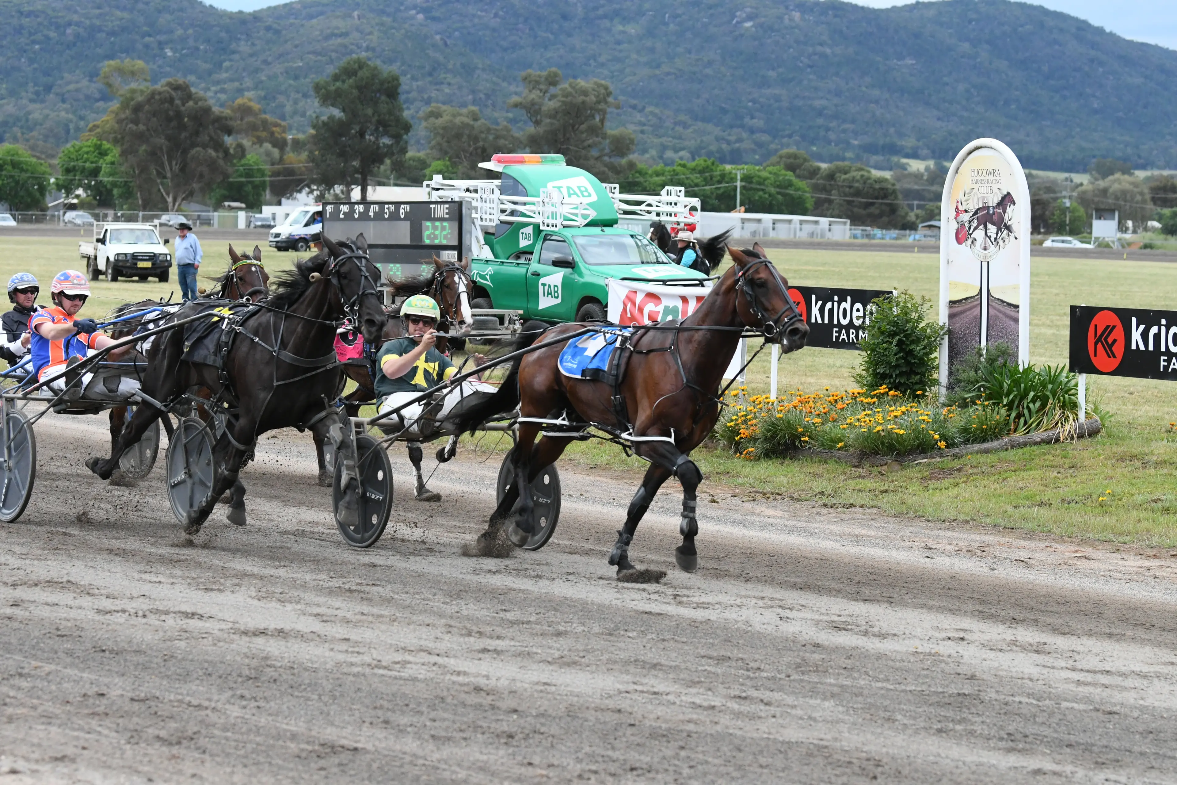 <p>Blake Micallef comes home to win the Canola Cup with Seaside Sid. PHOTO: Supplied</p>\\n